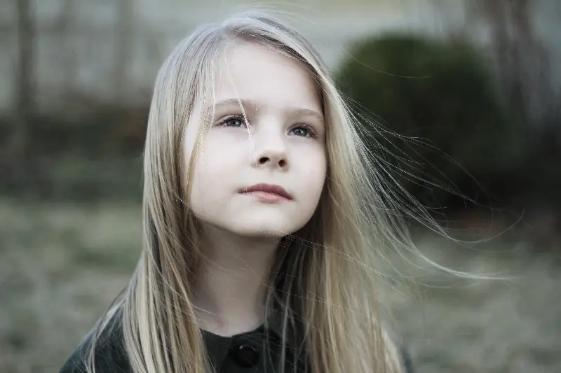 fata blonda